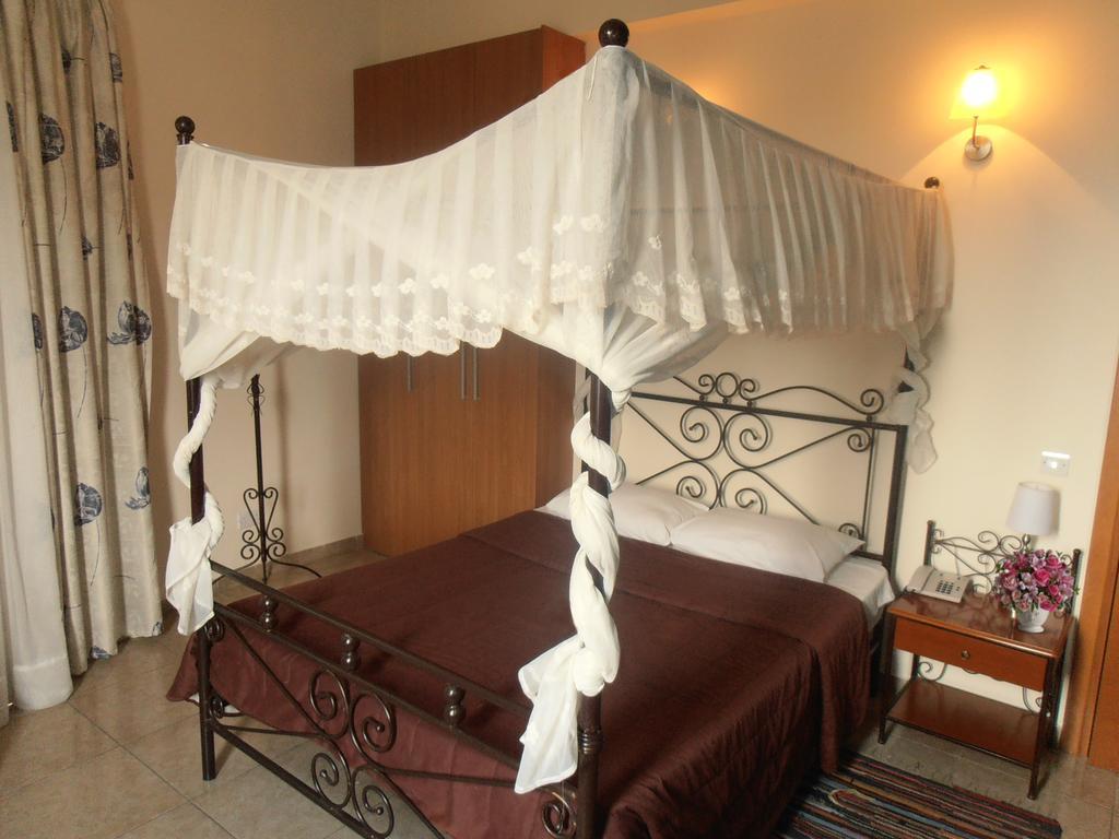 Crown Inn Hotel Nicosia Kültér fotó