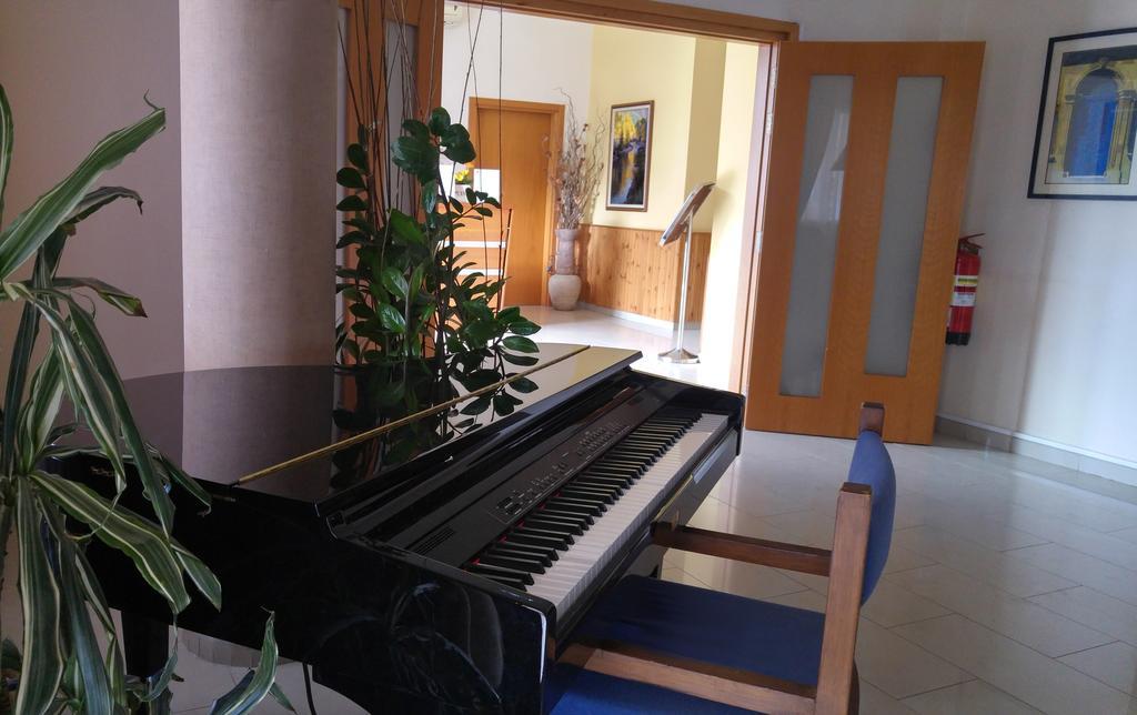 Crown Inn Hotel Nicosia Kültér fotó