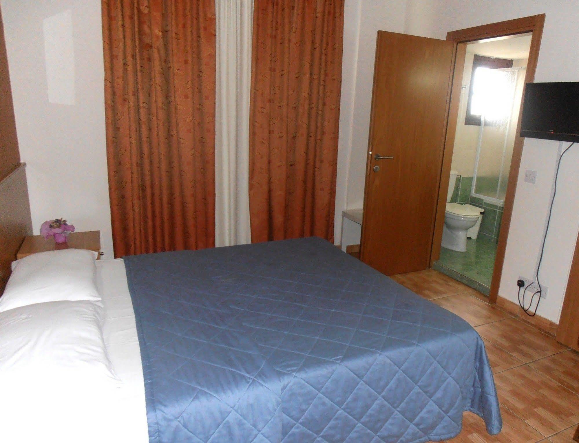 Crown Inn Hotel Nicosia Kültér fotó