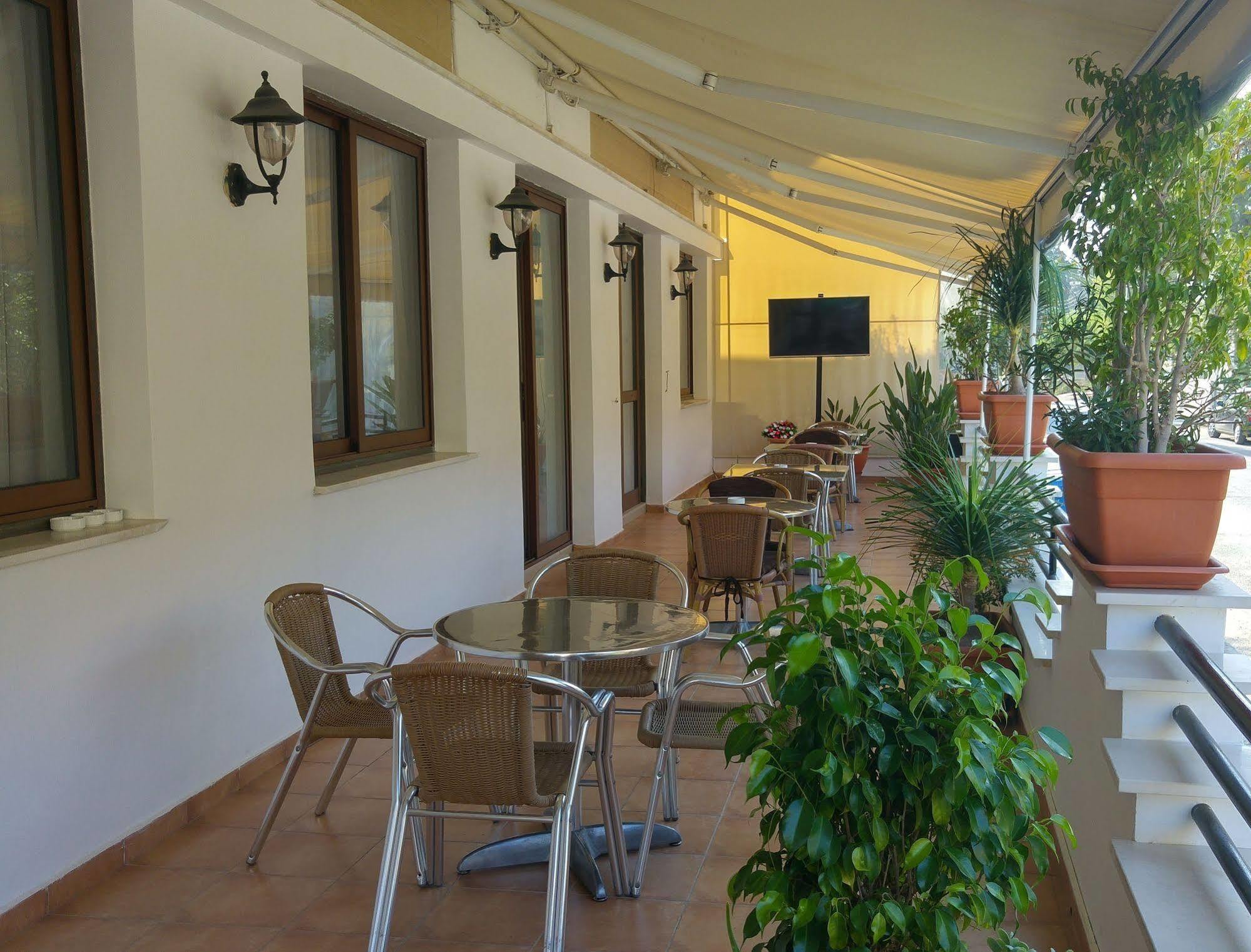 Crown Inn Hotel Nicosia Kültér fotó